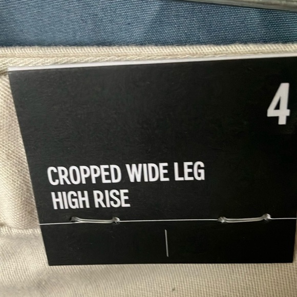 Express: Light Khaki Cropped Wide Leg High Rise Pants-98% Cotton/2% Spandex- 4 - Picture 3 of 16